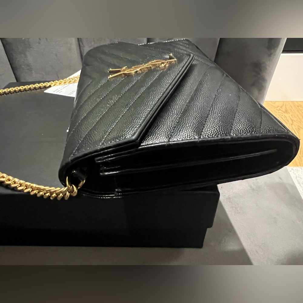 Yves Saint Laurent Cassandre envelope flap crossbody bag - Picture 4 of 12